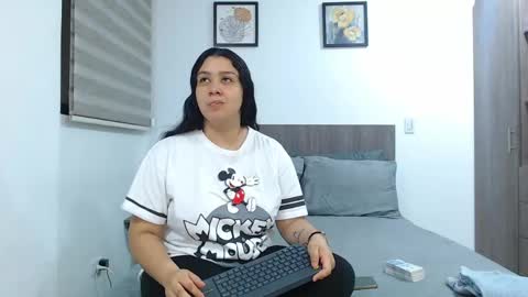 Scarlett and Jazmin online show from 04.14.26