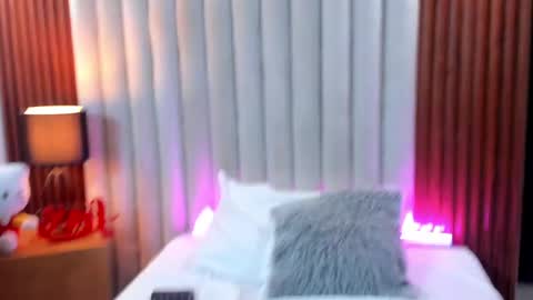 Scarlett online show from 04.15.26