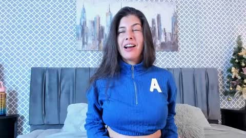 Snapshot of scarlett_moore_ chatting on 01.06.25 Scarlett online show from 01.06.25