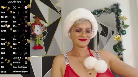 Snapshot of scarlett_paris chatting on 12.12.24 Scarlett online show from 12.12.24