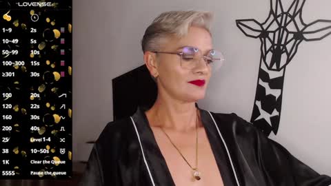 Snapshot of scarlett_paris chatting on 01.12.25 Scarlett online show from 01.12.25
