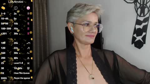 Snapshot of scarlett_paris chatting on 01.18.25 Scarlett online show from 01.18.25