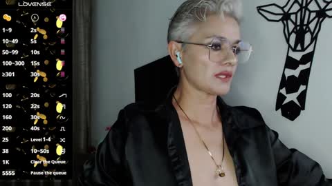 Snapshot of scarlett_paris chatting on 01.19.25 Scarlett online show from 01.19.25