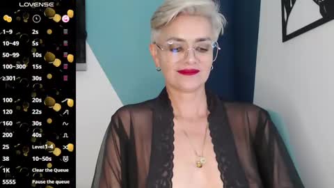 Snapshot of scarlett_paris chatting on 02.23.25 Scarlett online show from 02.23.25