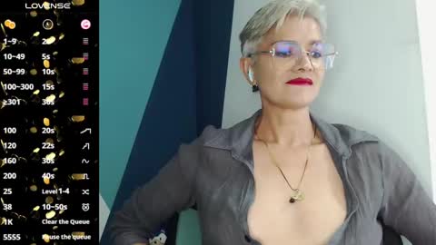 Snapshot of scarlett_paris chatting on 02.26.25 Scarlett online show from 02.26.25