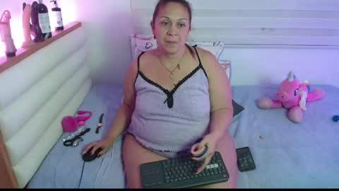 Snapshot of scarlettbooty chatting on 04.19.26 scarlettbooty online show from 04.19.26
