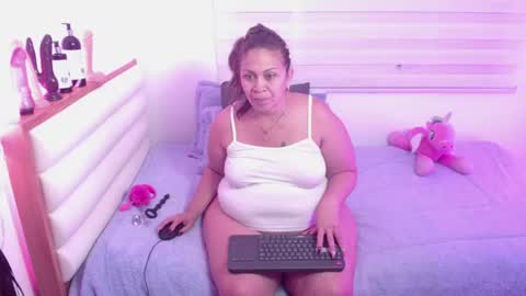 Snapshot of scarlettbooty chatting on 04.28.26 scarlettbooty online show from 04.28.26