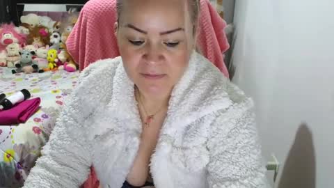 Snapshot of scarletteowens chatting on 01.10.25 Scarlette online show from 01.10.25