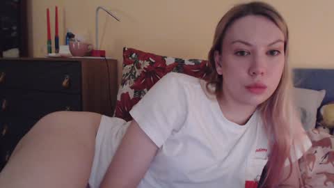 Snapshot of scarlettford chatting on 12.19.24 Scarlett online show from 12.19.24