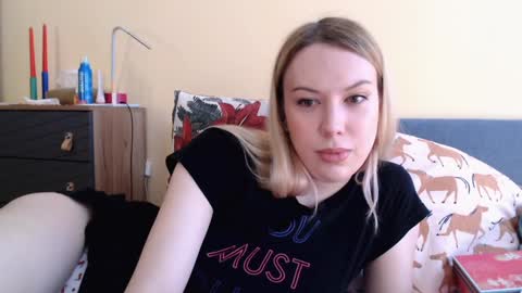 Snapshot of scarlettford chatting on 12.20.24 Scarlett online show from 12.20.24