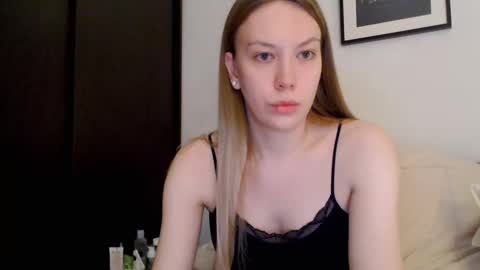 Snapshot of scarlettford chatting on 11.27.25 Scarlett online show from 11.27.25