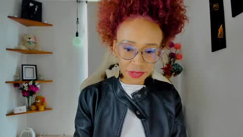Snapshot of scarlettmalbec chatting on 12.30.24 Scarlett online show from 12.30.24