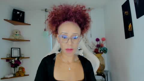 Snapshot of scarlettmalbec chatting on 12.31.24 Scarlett online show from 12.31.24