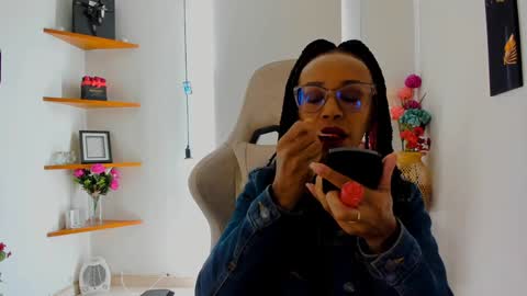 Snapshot of scarlettmalbec chatting on 01.12.25 Scarlett online show from 01.12.25