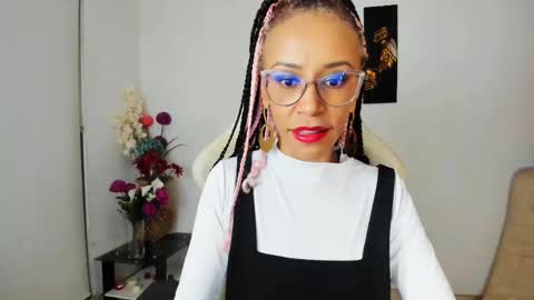 Snapshot of scarlettmalbec chatting on 02.14.25 Scarlett online show from 02.14.25