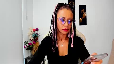 Snapshot of scarlettmalbec chatting on 02.28.25 Scarlett online show from 02.28.25
