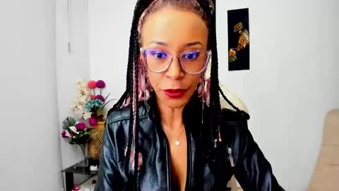 Snapshot of scarlettmalbec chatting on 03.04.25 Scarlett online show from 03.04.25