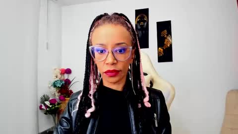 Snapshot of scarlettmalbec chatting on 03.12.25 Scarlett online show from 03.12.25