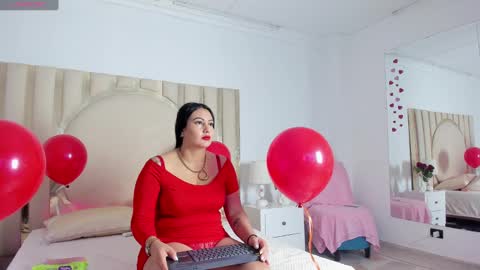 Scarlett Ross  online show from 02.14.25