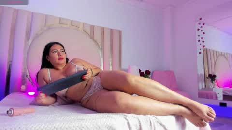 Scarlett Ross  online show from 02.21.25