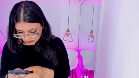 Scarlett Whitmore online show from 12.04.25