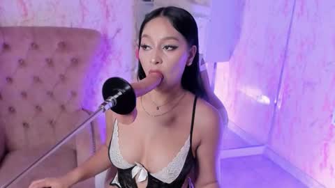 Snapshot of scarletxoxo_ chatting on 12.02.25 Scarlet online show from 12.02.25