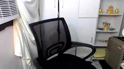 Snapshot of scarletxxxx chatting on 01.03.25 Queen Scarlet online show from 01.03.25