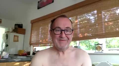 Snapshot of scbiggersballs chatting on 09.23.25 scbiggersballs online show from 09.23.25