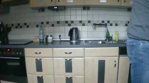 Fritz Schluepper online show from 12.21.24