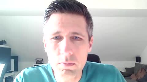 Snapshot of schnuckigeil chatting on 01.31.25 Dildomen online show from 01.31.25