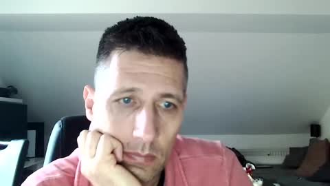 Snapshot of schnuckigeil chatting on 02.11.25 Dildomen online show from 02.11.25