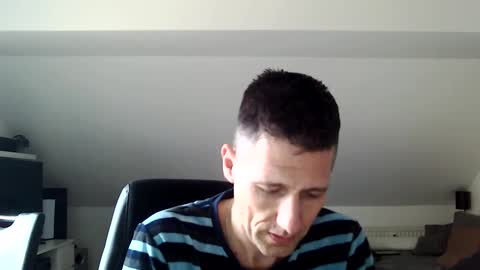 Snapshot of schnuckigeil chatting on 02.12.25 Dildomen online show from 02.12.25