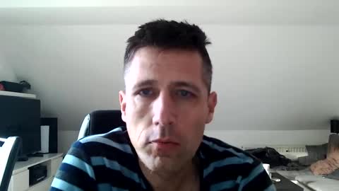 Snapshot of schnuckigeil chatting on 02.20.25 Dildomen online show from 02.20.25