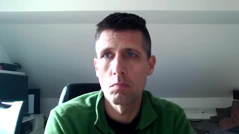 Snapshot of schnuckigeil chatting on 02.20.25 Dildomen online show from 02.20.25