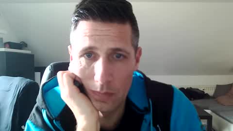 Snapshot of schnuckigeil chatting on 02.25.25 Dildomen online show from 02.25.25