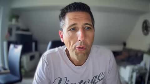 Snapshot of schnuckigeil chatting on 09.10.25 Dildomen online show from 09.10.25