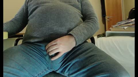 Snapshot of schwanz2023 chatting on 12.17.24 Mick online show from 12.17.24