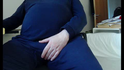 Snapshot of schwanz2023 chatting on 12.18.24 Mick online show from 12.18.24