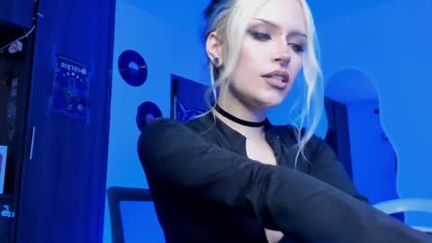 Goddess online show from 04.12.26