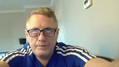 Snapshot of scottsman214 chatting on 03.09.25 James online show from 03.09.25