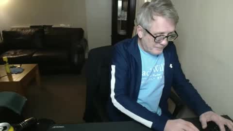 Snapshot of scottsman214 chatting on 09.22.25 James online show from 09.22.25