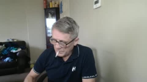 Snapshot of scottsman214 chatting on 10.21.25 James online show from 10.21.25