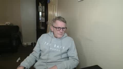 Snapshot of scottsman214 chatting on 10.28.25 James online show from 10.28.25