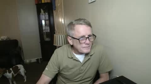 Snapshot of scottsman214 chatting on 10.31.25 James online show from 10.31.25