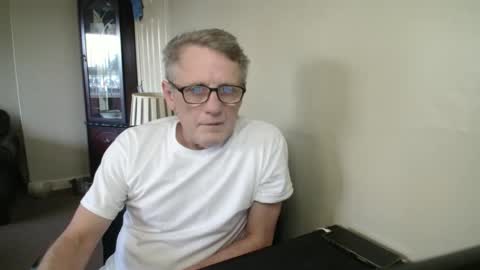 Snapshot of scottsman214 chatting on 11.01.25 James online show from 11.01.25