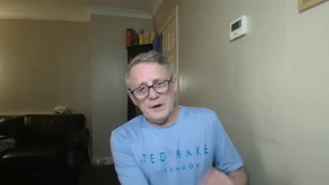 Snapshot of scottsman214 chatting on 11.01.25 James online show from 11.01.25