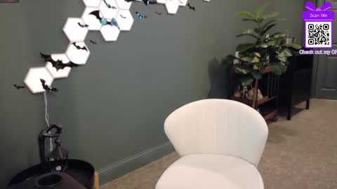 Scout has fun online show from 10.20.25
