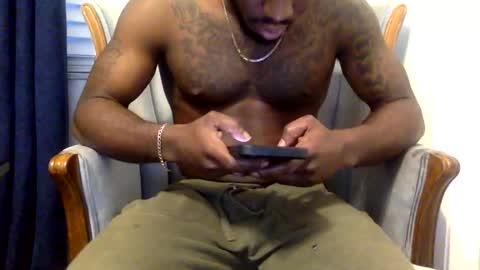 Snapshot of sdawg2xx chatting on 01.21.25 sdawg2xx online show from 01.21.25
