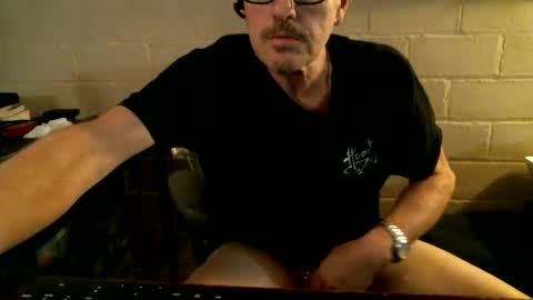 eating pussy  sucking dick online show from 10.23.25