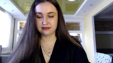 Elizabeth  online show from 02.15.25